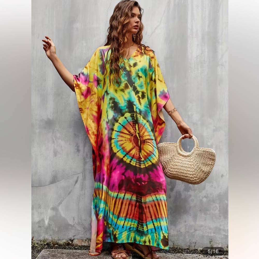 FREE SIZE Vibrant Tie-Dye Maxi Dress
